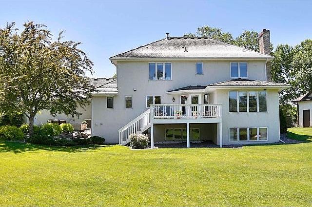 2nd image of 571 Pond View Dr