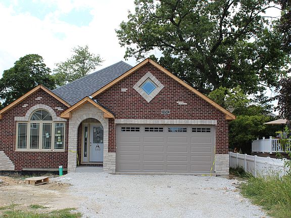 4th image of 10502 S 82nd Ave