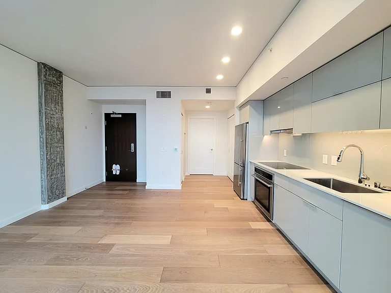 450 S Main St #1305 — Photo 5