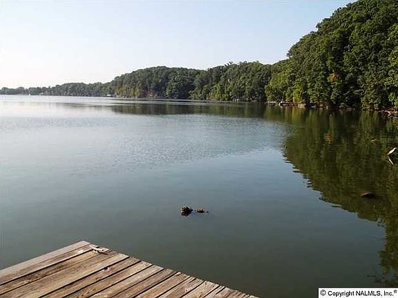 5th image of 200 Lakeview Dr
