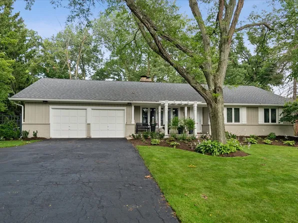 1465 N Western Ave, Lake Forest, IL 60045