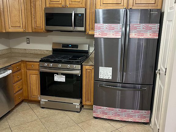 5th image of 3604 Pakenham Dr