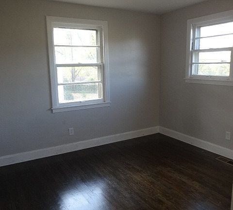 5th image of 2920 Ironwood Dr