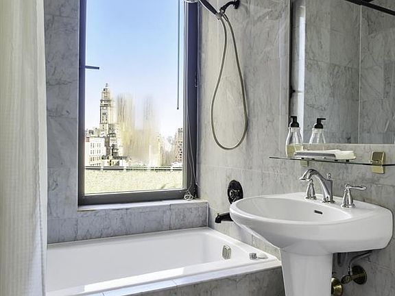 4th image of 155 W 70th St APT 16F