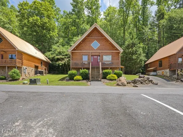 220 Forrest Loop Way, Gatlinburg, TN 37738