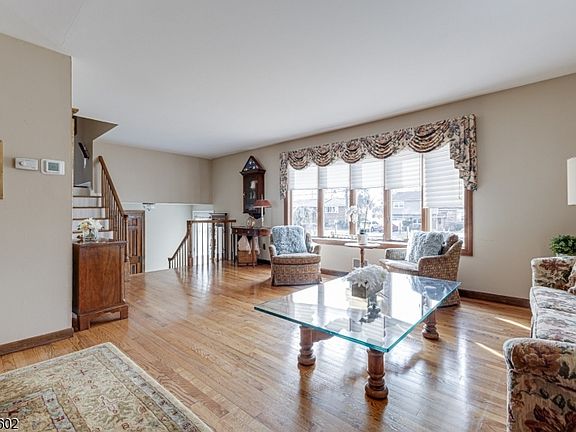 4th image of 1749 Dakota St