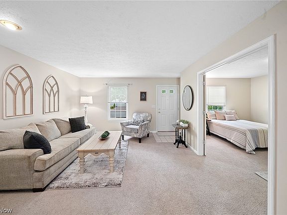 3rd image of 10255 Brighton Cir