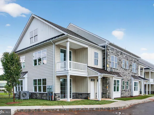 409 Isabelle Ct Unit 101, Harleysville, PA 19438