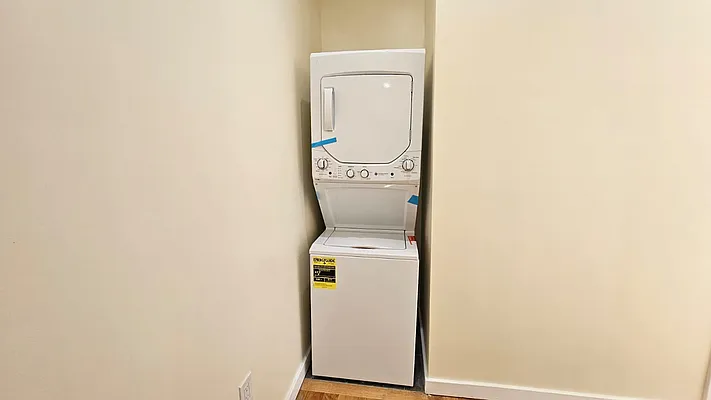 Rented by David Francis New York LLC | media 20