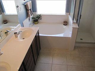 4th image of 18620 Royal Pointe Dr