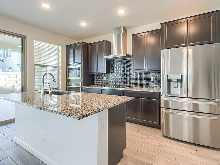 1362 W Crane Dr — Photo 6
