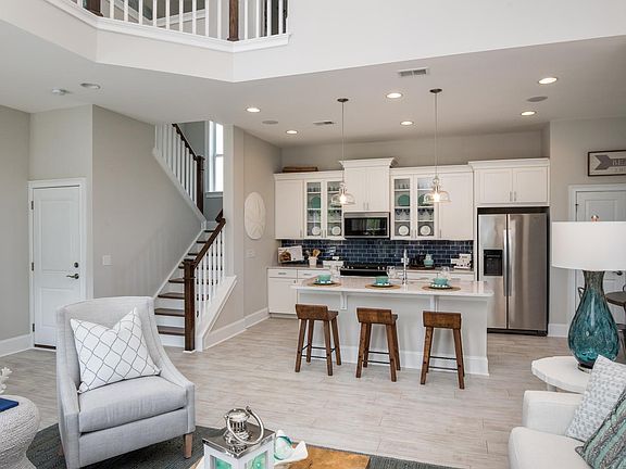 2nd image of 125 Alder Cir
