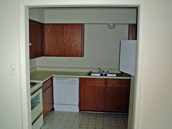 5th image of 1805 Treehouse Trl #B