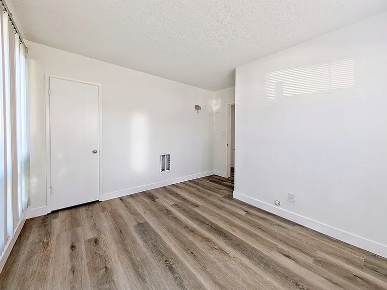 1818 W Sumac Ln #1B — Photo 7