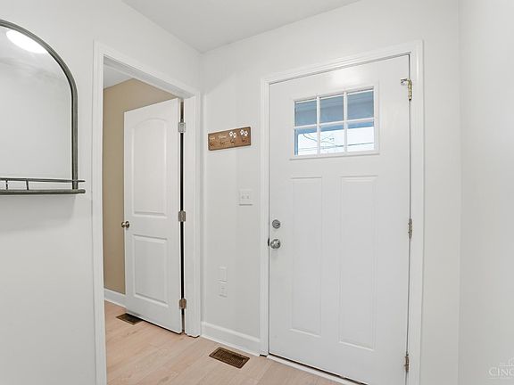 5th image of 3723 Carlton Ave