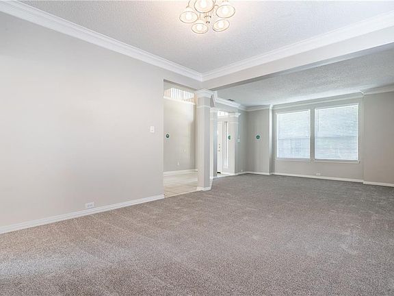 5th image of 2809 Oakmont Ct