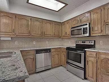 5th image of 3000 Laguna Dr