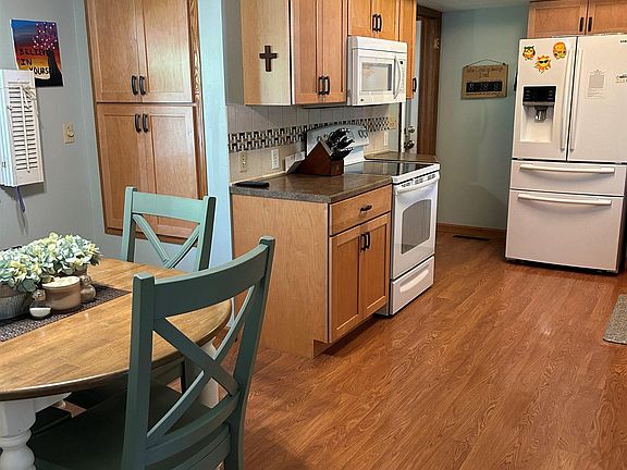 4th image of 3459 Idlewood St
