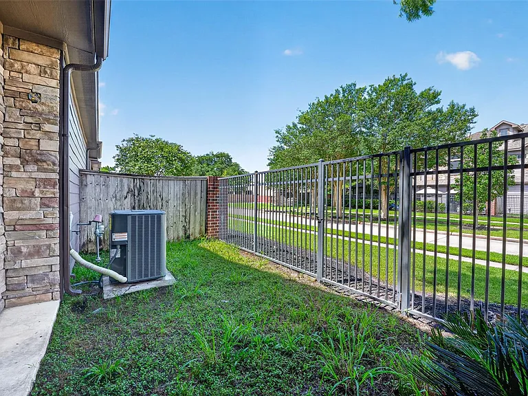 2346 Bermuda Shores Dr — Photo 26