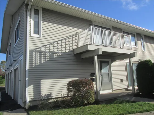 852 Eastbrooke Ln, Rochester, NY 14618