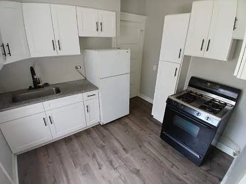 1460 W 116th St #1 — Photo 11