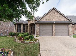 7067 Surfside Ln, Grand Prairie, TX 75054