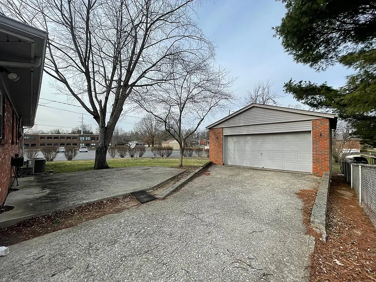 305 Harvard Dr — Photo 21