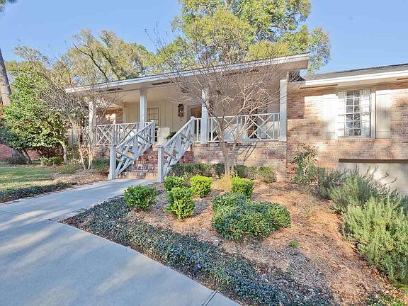 3rd image of 848 Tanglewood Dr