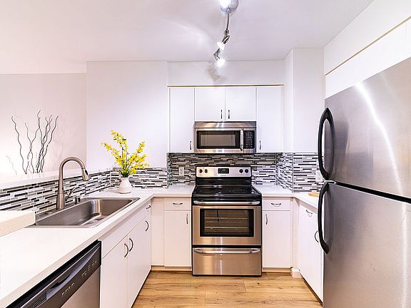 4th image of 8300 Oceanview Ter #1111