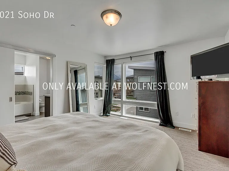 1021 Soho Dr — Photo 29