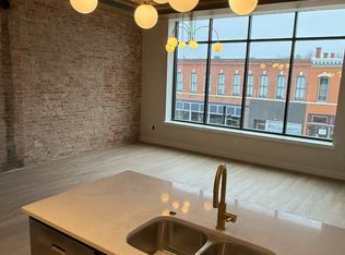 309 6th St APT 201, Burlington, IA 52601