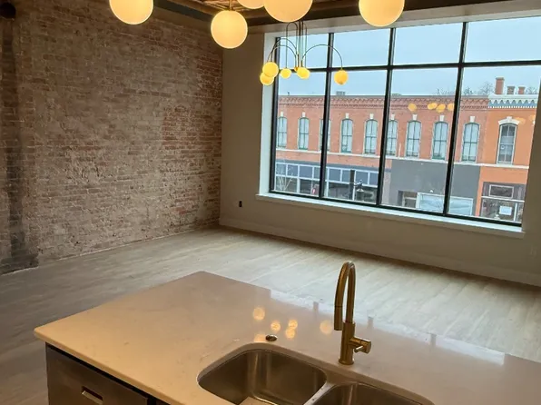 309 6th St, Burlington, IA