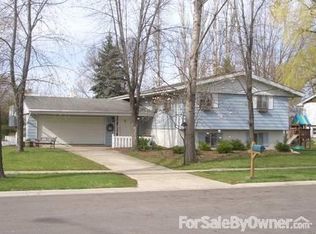 8 Chenault Ct, Buffalo Grove, IL 60089