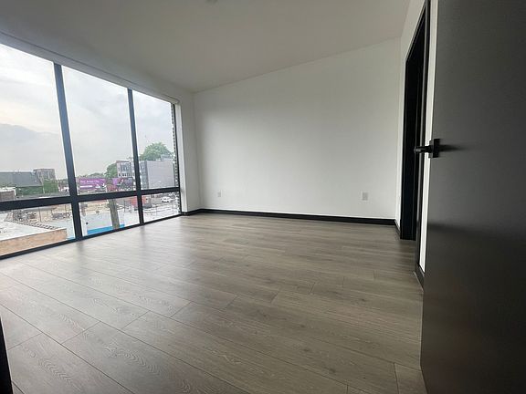 4th image of 100 Sackett St APT 401