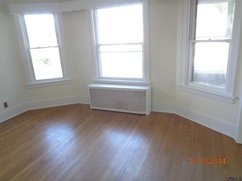 5th image of 1520-22 NOTT Street