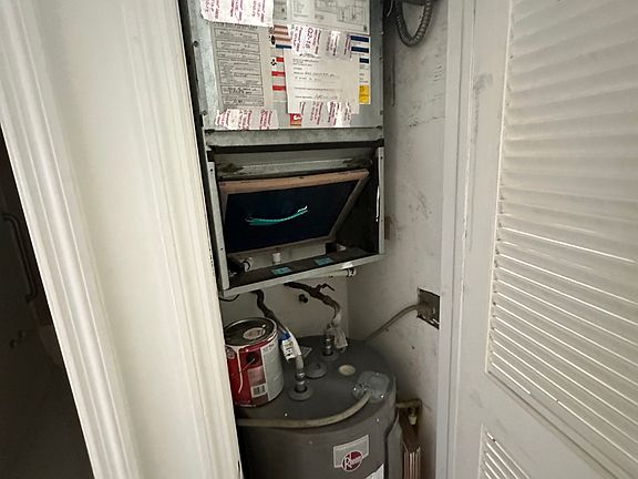 4th image of 2135 Virginia Ave APT 3