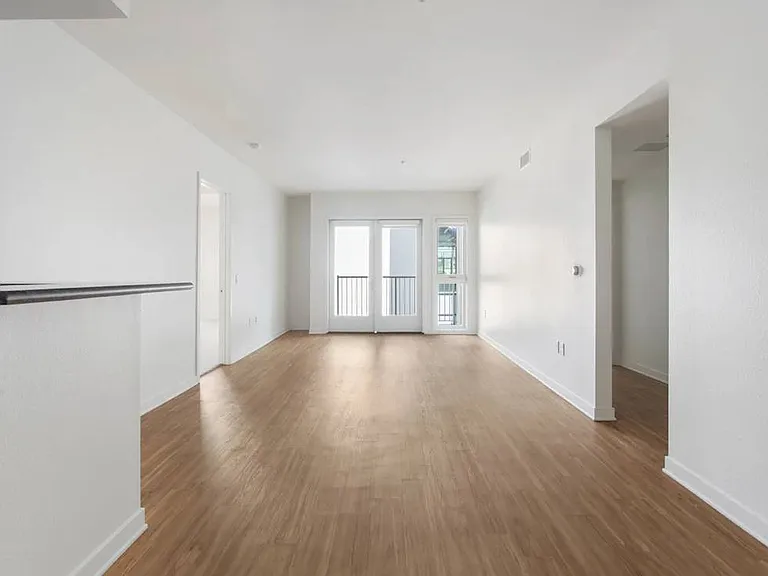 Mayfair Residences — Photo 23