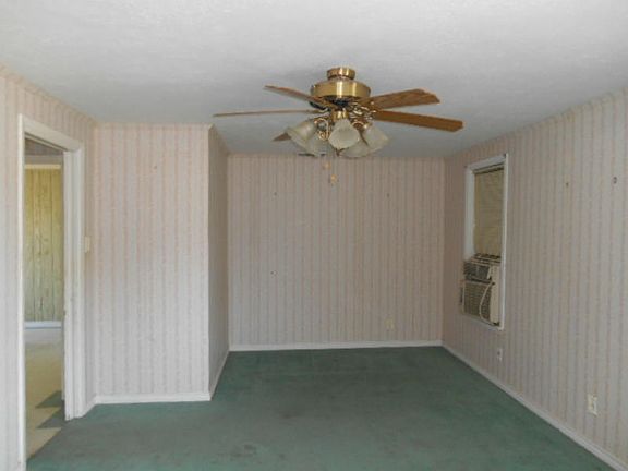 3rd image of 704 Washington Ave