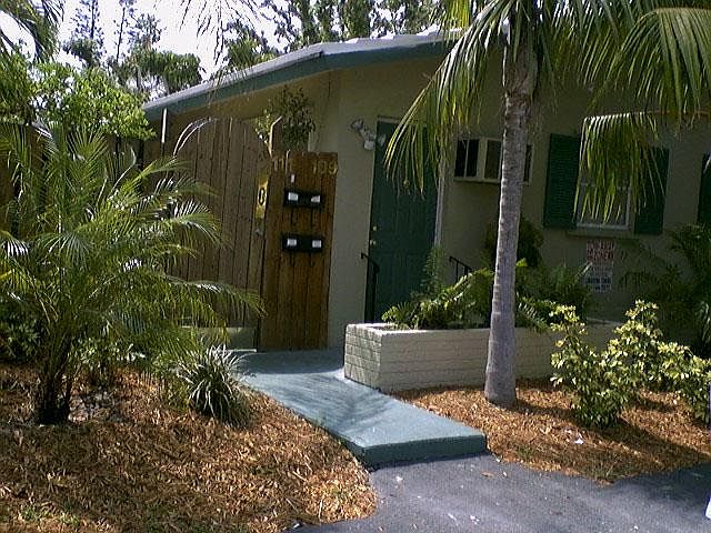 1st image of 109 SW 19th Ave