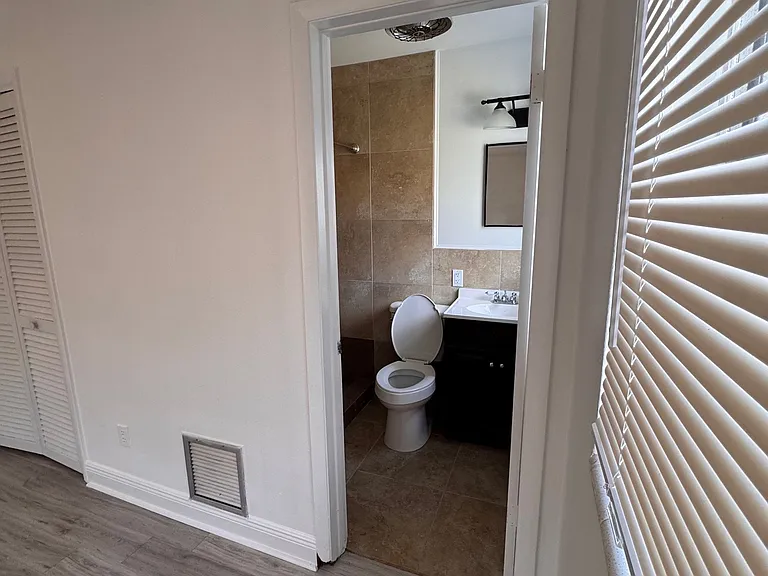 4016 SE 11th Pl #2 — Photo 10