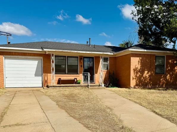 113 E Monroe St, Levelland, TX 79336