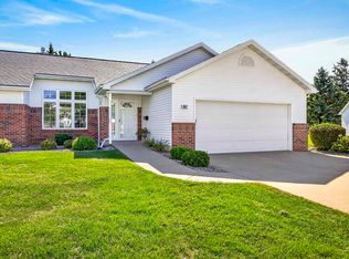 1057 W Windtree Dr #48, Appleton, WI 54914