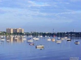 1785 215th St, Queens, NY 11360