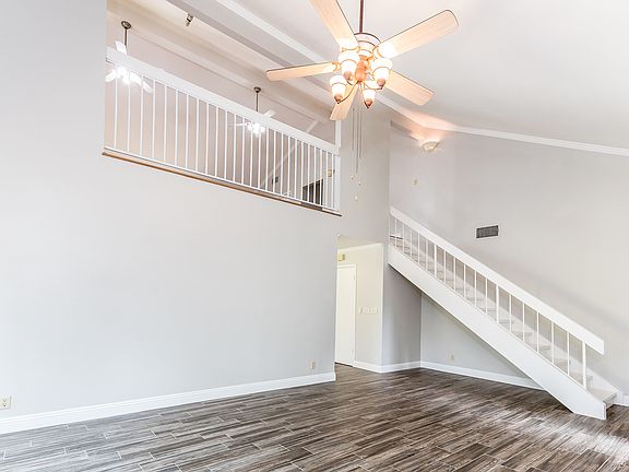 3rd image of 8087 Willow Glen Ct