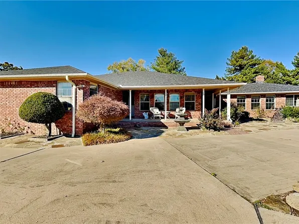 133 Woodcliff Dr, Springdale, AR 72764