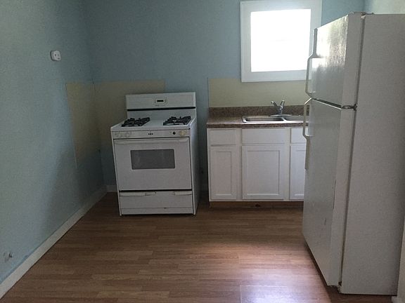 3rd image of 224 NW 2nd St #10