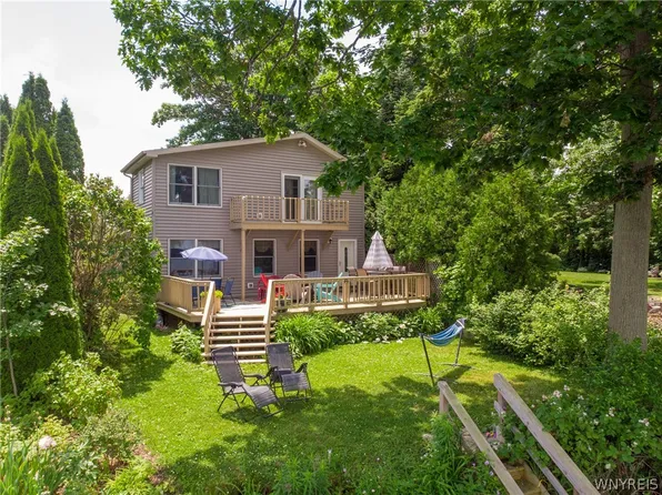 1663 Groveland Ave, Youngstown, NY 14174