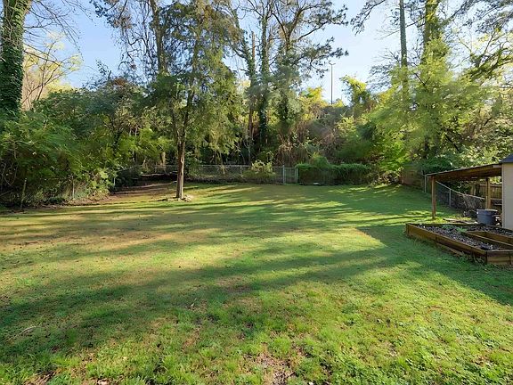 4th image of 1616 Cresthill Rd