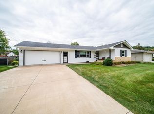 2021 Twin Bluff Rd, Red Wing, MN 55066