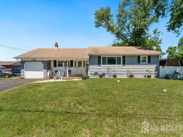 310 Pitt St, South Plainfield, NJ 07080